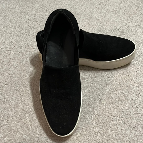 Vince Warren black suede platform sneakers. Slip on. Size 8 1/2 - Picture 1 of 6